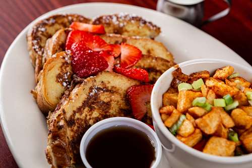 french toast with strawberries